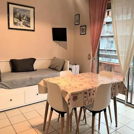 Studio For 2 People